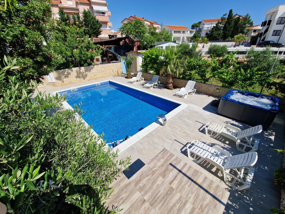 Pool Apartments Knezevic Новалья Экстерьер фото
